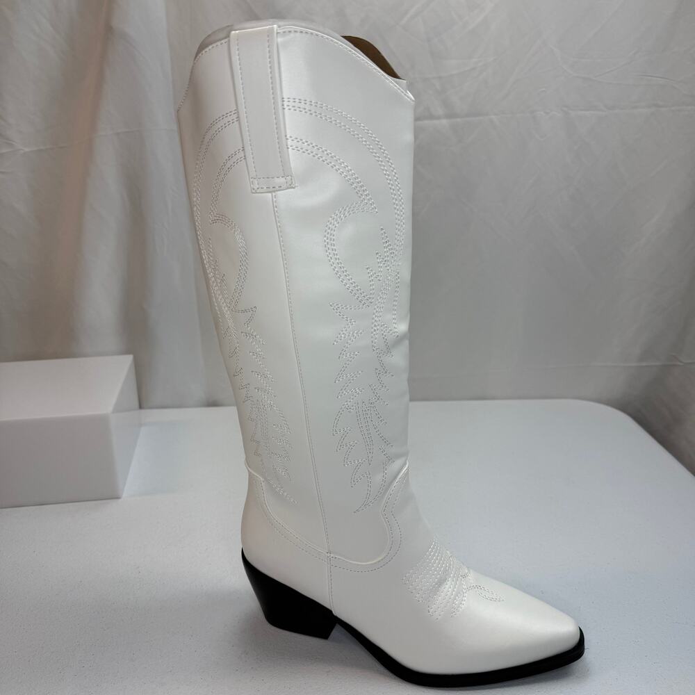 Temofon Women’s White Western Cowboy Boots – Size 7.5